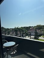 Peravi Suites at Embassy Gardens