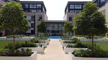 Peravi Suites at Embassy Gardens