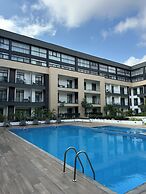 Peravi Suites at Embassy Gardens