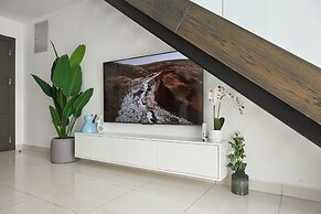 Peravi Suites at Embassy Gardens