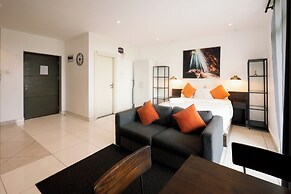Peravi Suites at Embassy Gardens