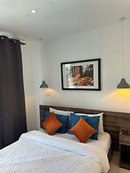 Peravi Suites at Embassy Gardens