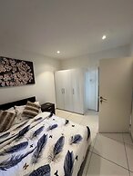 Peravi Suites at Embassy Gardens