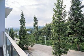 Rehat at Villa Golf Island Dago Resort I