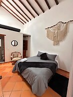 leyvaYork Apartasuites
