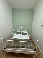 Stylish 2BR Apartment Westbahnhof Area