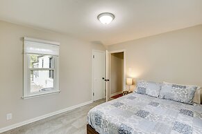 Topeka Farmhouse Hideaway: 5 Mi to Downtown!