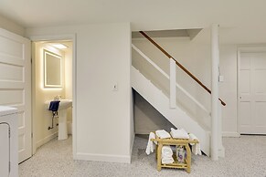 Topeka Farmhouse Hideaway: 5 Mi to Downtown!