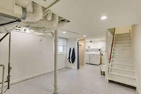 Topeka Farmhouse Hideaway: 5 Mi to Downtown!