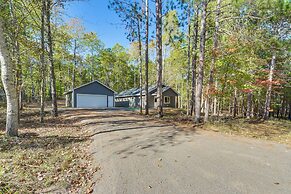 Lake Days, Links & Trails! Danbury Cottage