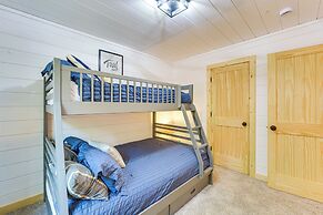 Lake Days, Links & Trails! Danbury Cottage