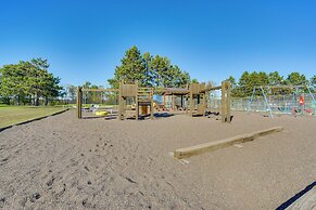 Lake Days, Links & Trails! Danbury Cottage