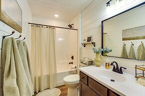 Lake Days, Links & Trails! Danbury Cottage