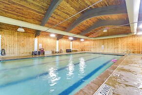 Lake Days, Links & Trails! Danbury Cottage