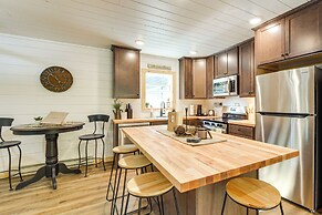 Lake Days, Links & Trails! Danbury Cottage
