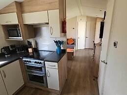 Broadland Sands - Holiday Accommodation 21136