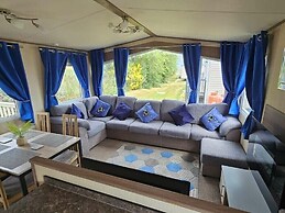 Broadland Sands - Holiday Accommodation 15327