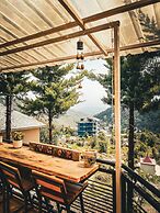 Young Monk Hostel Dharamkot