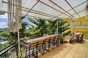 Young Monk Hostel Dharamkot