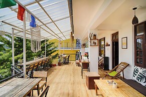 Young Monk Hostel Dharamkot