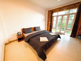 Young Monk Hostel Dharamkot