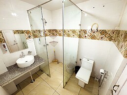 Young Monk Hostel Dharamkot