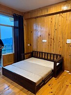 Young Monk Hostel Dharamkot