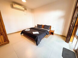 Young Monk Hostel Dharamkot