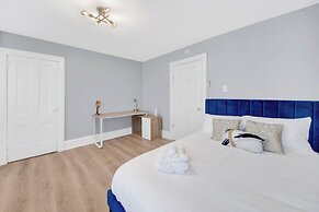 Single Family 3BR Home Game Room Parking