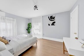 Single Family 3BR Home Game Room Parking
