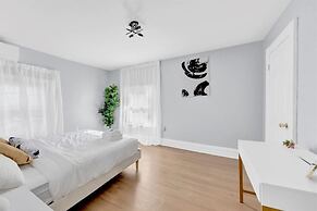 Single Family 3BR Home Game Room Parking