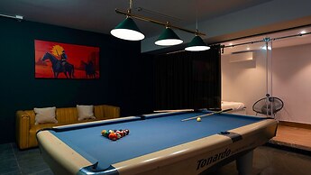 Grand Villa