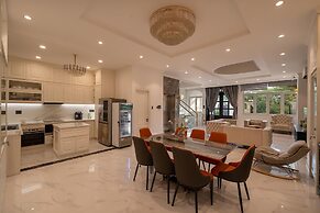 Grand Villa