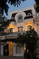 Grand Villa
