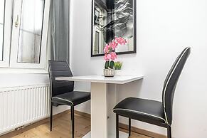 Spacious 5BR Apt Close to Augarten