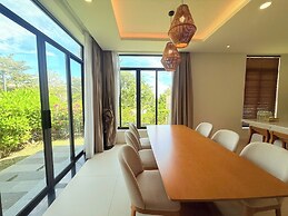 Luxury Villa Beach Front