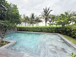 Luxury Villa Beach Front
