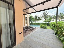 Luxury Villa Beach Front