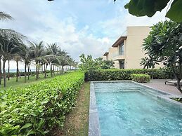 Luxury Villa Beach Front