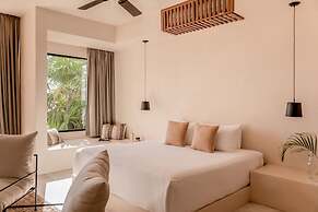 Best-Located Beach Suite with pool.