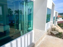 Naiharn On the Rock Resort