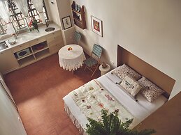 Melpomeni House