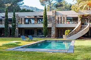 Elegant Villa Overlooking Gaou Bay