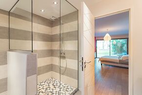Elegant Villa Overlooking Gaou Bay