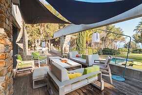 Elegant Villa Overlooking Gaou Bay