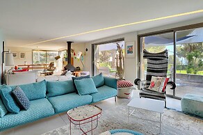 Elegant Villa Overlooking Gaou Bay