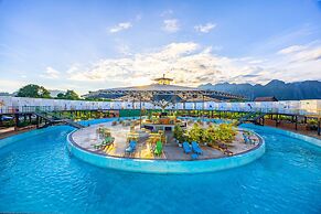 Pool Party Hotel