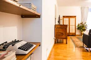 Modern Flat in Historic Rome Center
