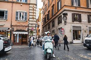 Modern Flat in Historic Rome Center