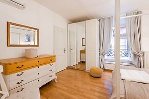 Modern Flat in Historic Rome Center
